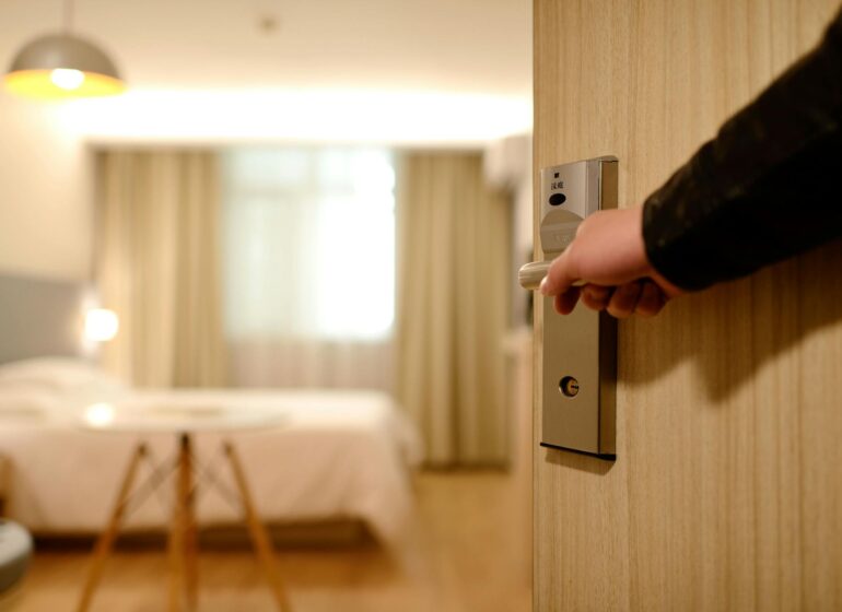 How Hotels Are Using Smart Technology to Improve Operations and Guest Services
