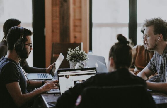 Why Fast IT Response is Crucial for Startup Momentum